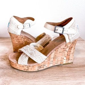 TOMS Crochet Lace Wedge Sandals Size 8